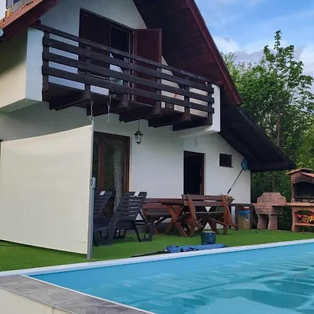 בית נופש Oaza Mira- Kuca Sa Bazenom פאלה